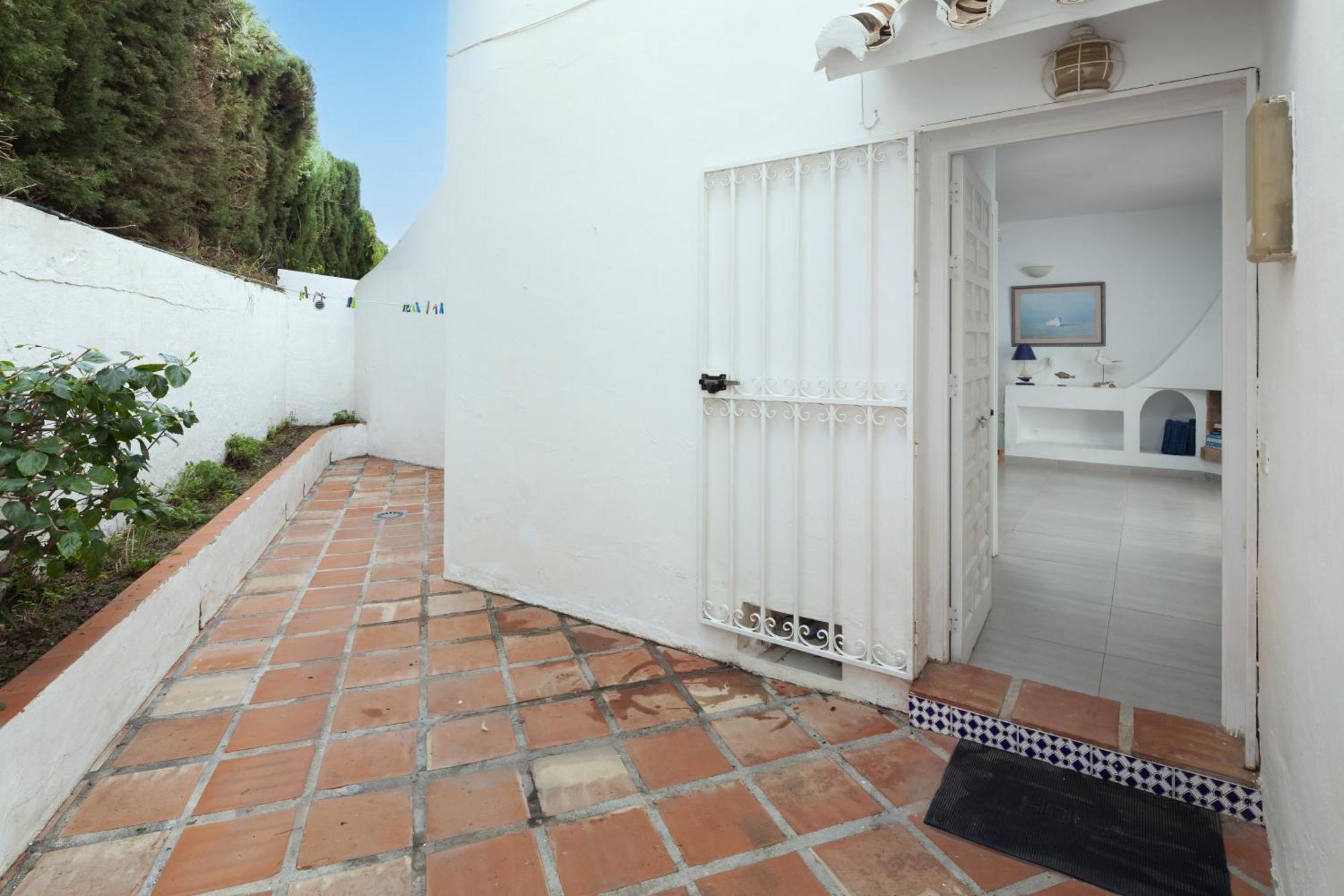 Bright Spacious 1 Bed Apartment Nerja Zewnętrze zdjęcie