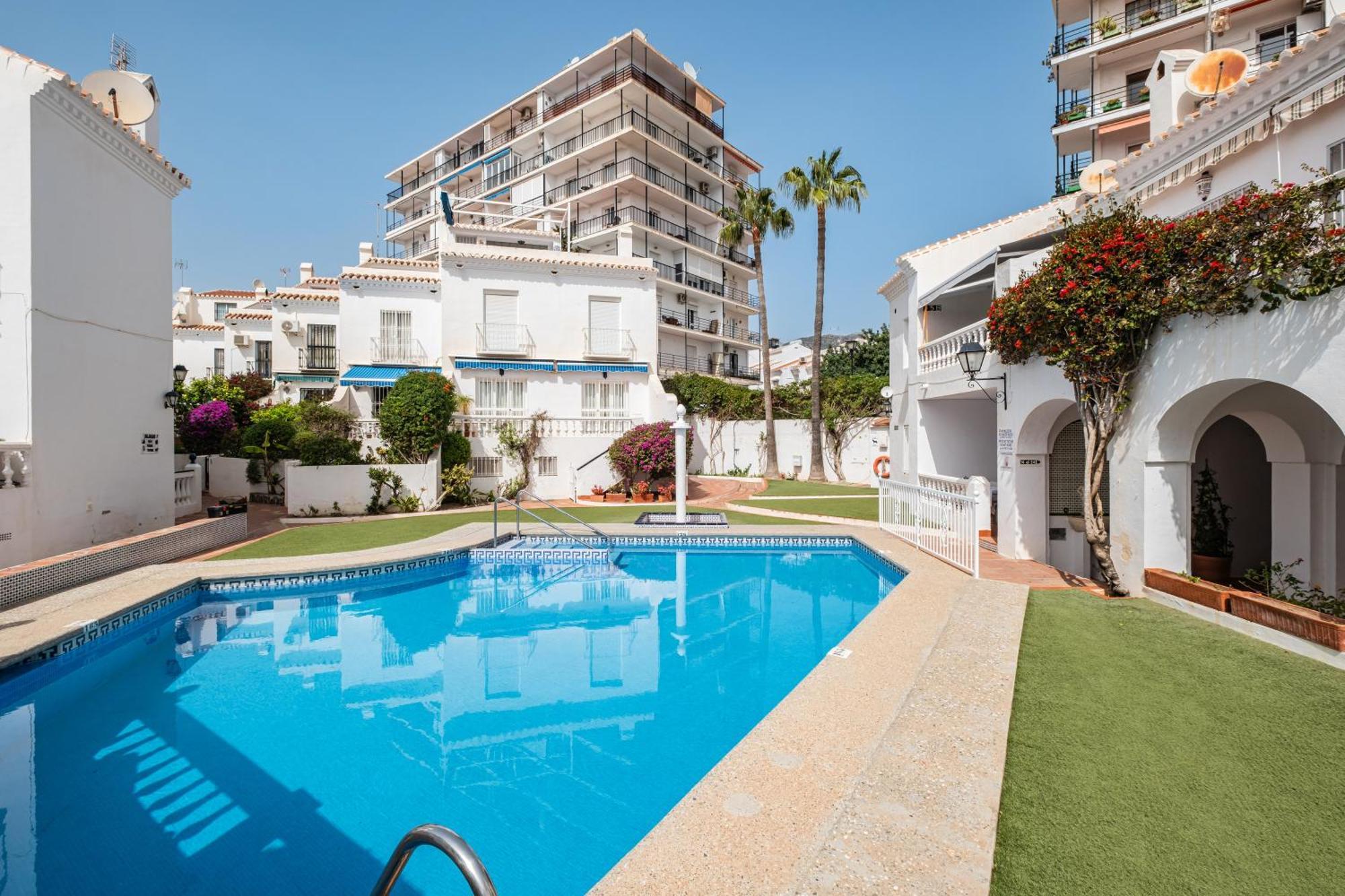Bright Spacious 1 Bed Apartment Nerja Zewnętrze zdjęcie