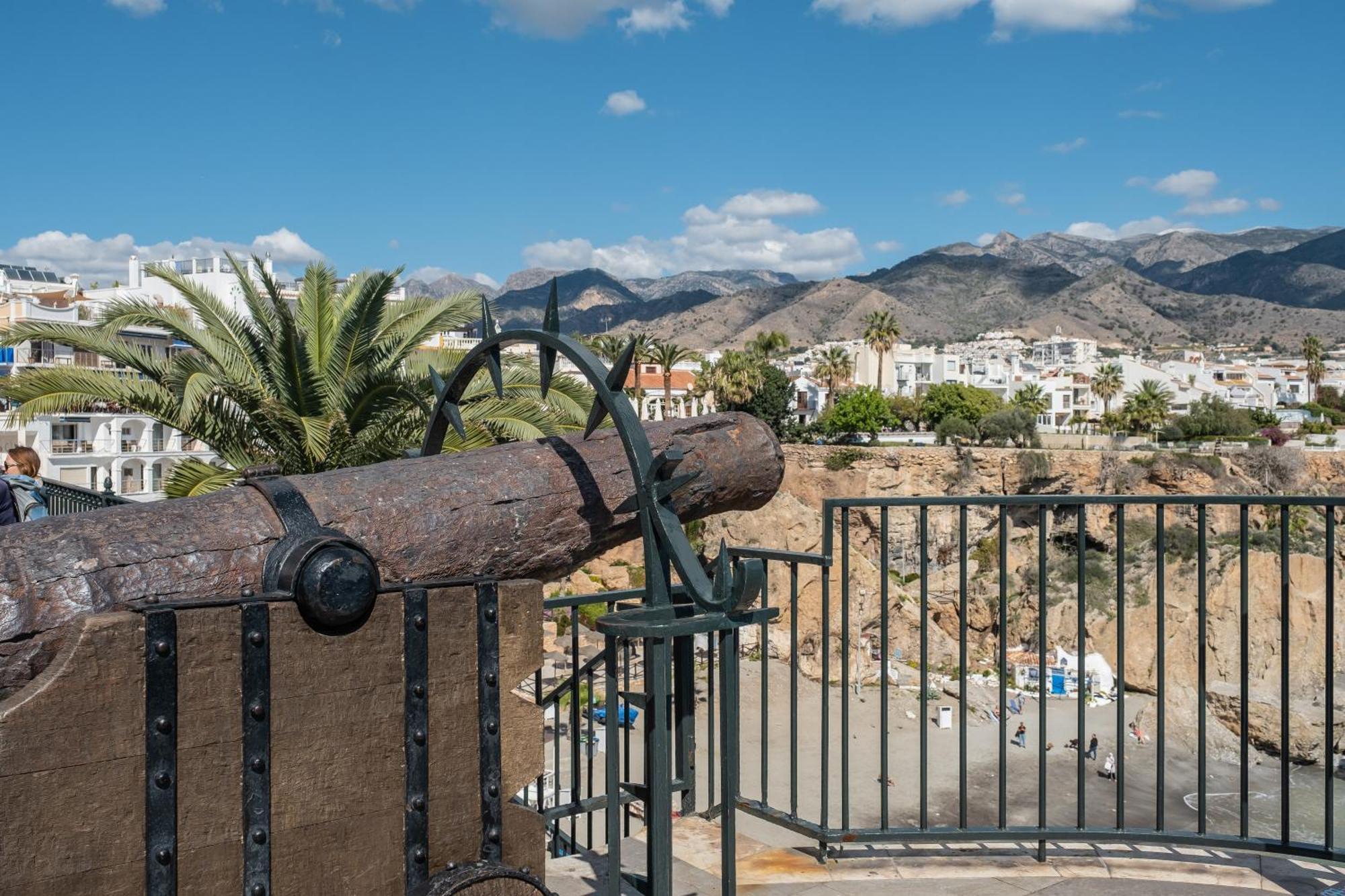 Bright Spacious 1 Bed Apartment Nerja Zewnętrze zdjęcie